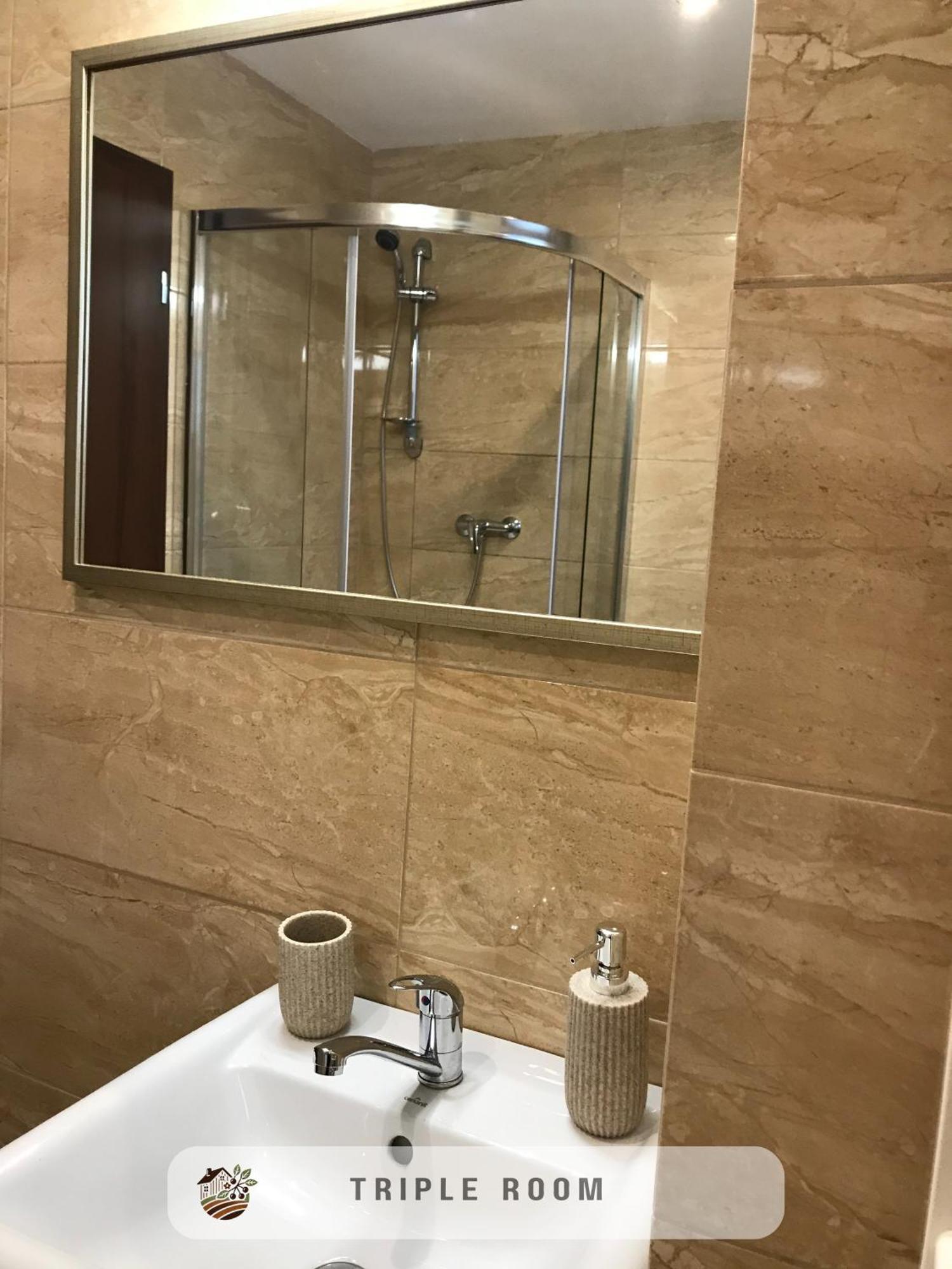 Apartmanovy Dom Visnove Екстер'єр фото